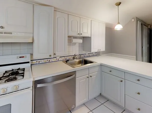 2400 Fleet St, Baltimore, MD 21224