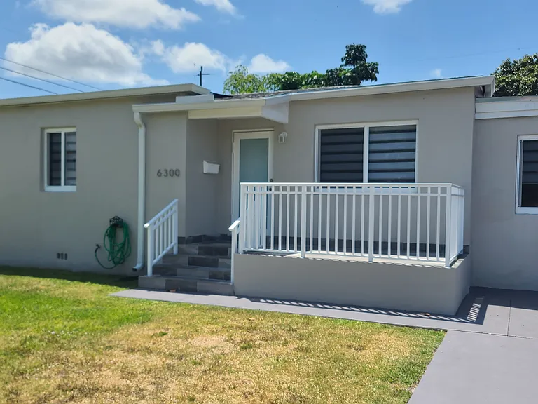 6300 SW 21st St — Photo 24