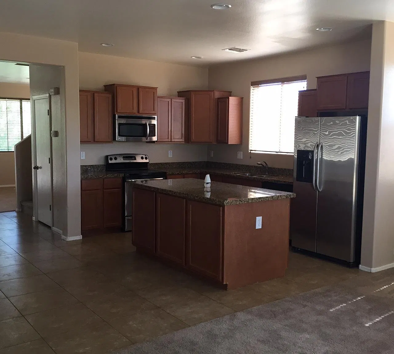 4 bed, 2.5 bath, 2171 sqft, $2,495 — Photo 2