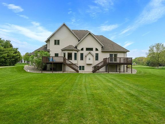 3rd image of 53611 Lakefield Dr