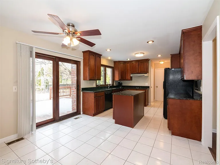 5105 Provincial Dr — Photo 17