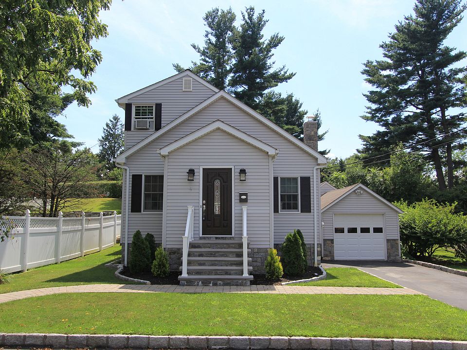 1st image of 4 Harper Ave