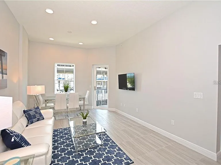 1500 State St #603 — Photo 3