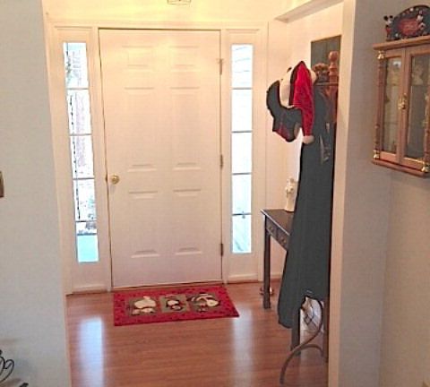 4th image of 208 Woodbury Dr