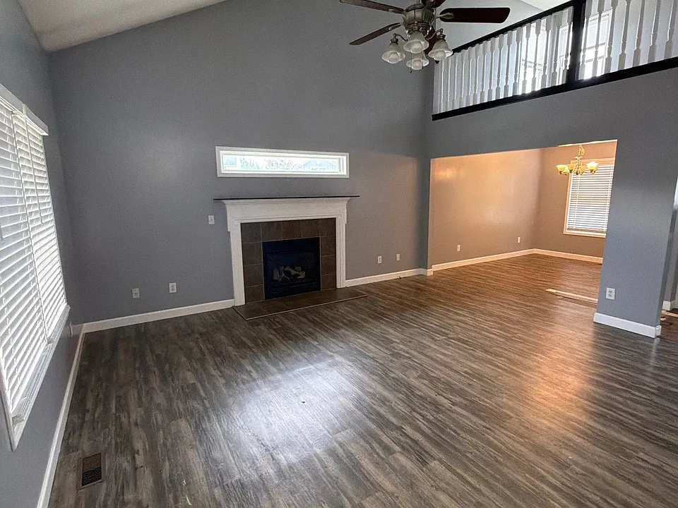 1200 Sassafras Ln
