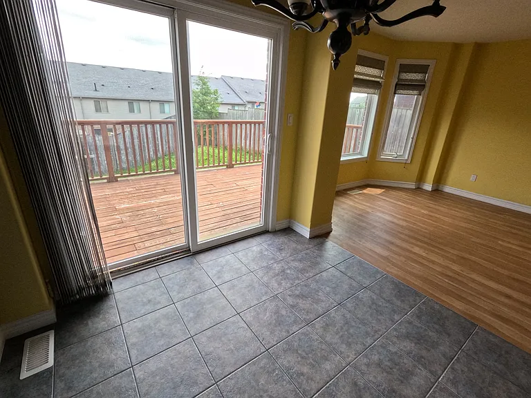 77 Summit Ridge Dr #UPPER — Photo 7