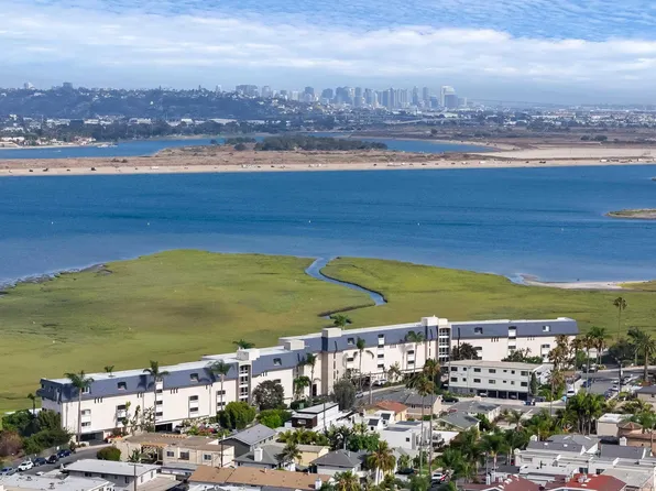4015 Crown Point Dr Unit 104, San Diego, CA 92109