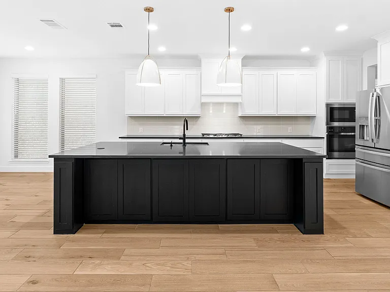 310 Barton Crk — Photo 11