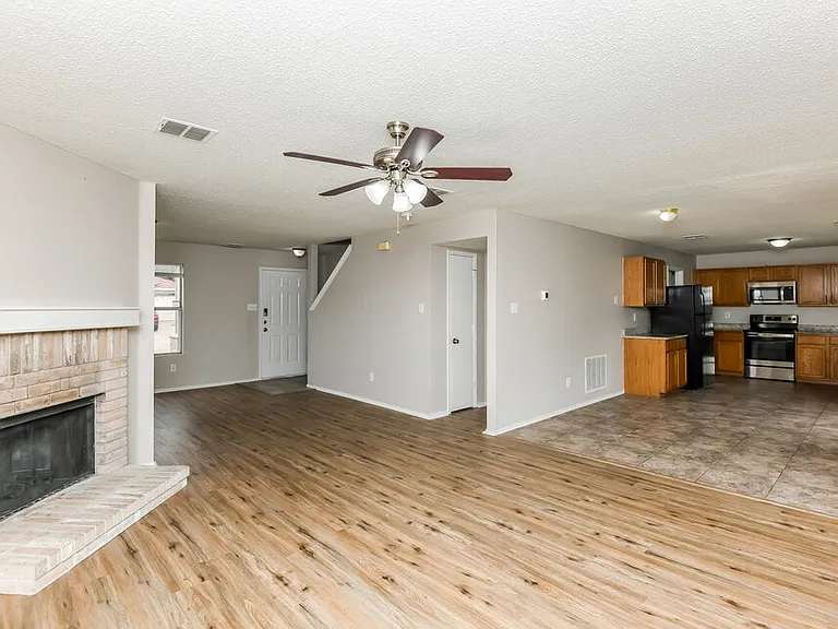 4329 Meadowknoll Dr — Photo 5