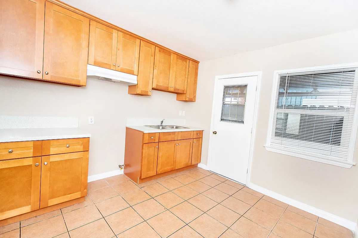 2 bed, $1,945 — Photo 2