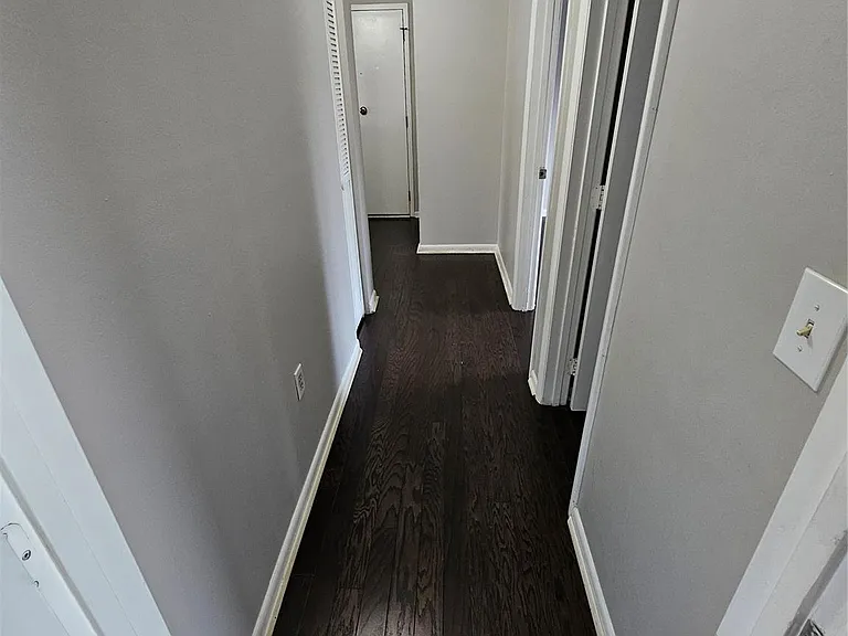 4811 Spring Lake Dr #E — Photo 18