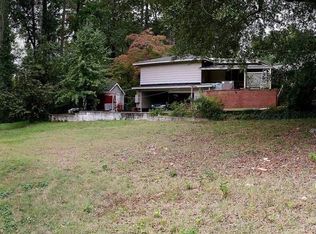 3221 Dell Dr, Raleigh, NC 27609