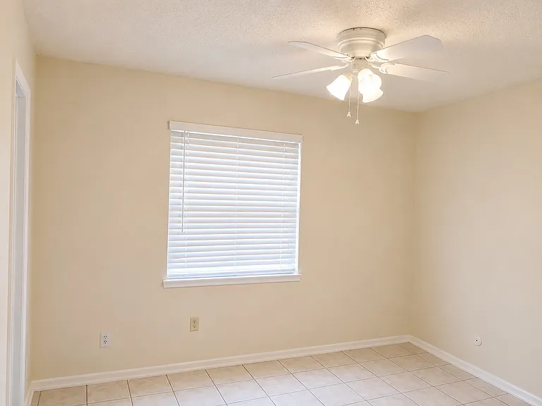 5004 Donnelly Ave — Photo 13