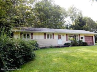 3144 Hemlock Hill Rd, Pocono Pines, PA 18350