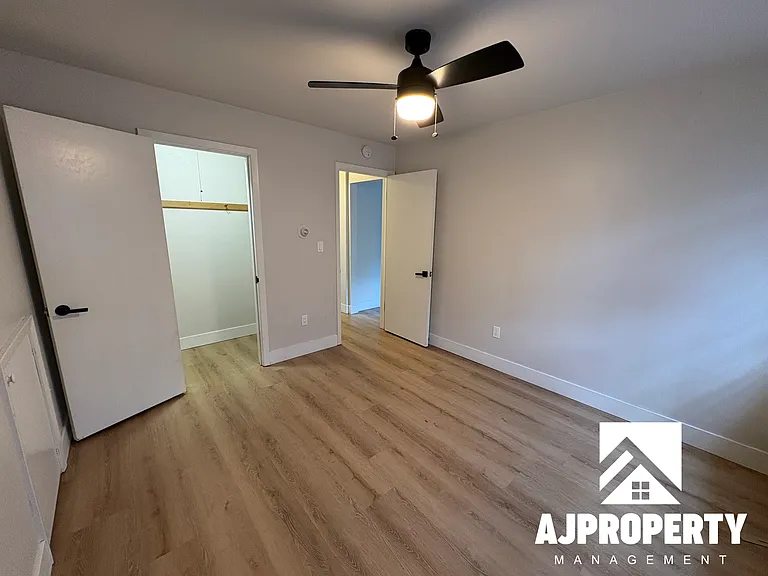 700 S Summit Ave #14 — Photo 5