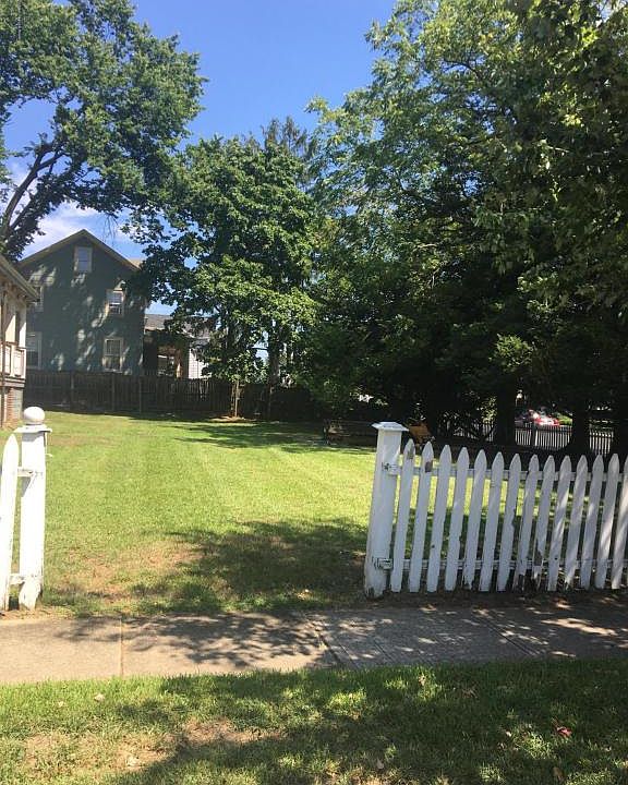 2nd image of 19 Throckmorton Ave
