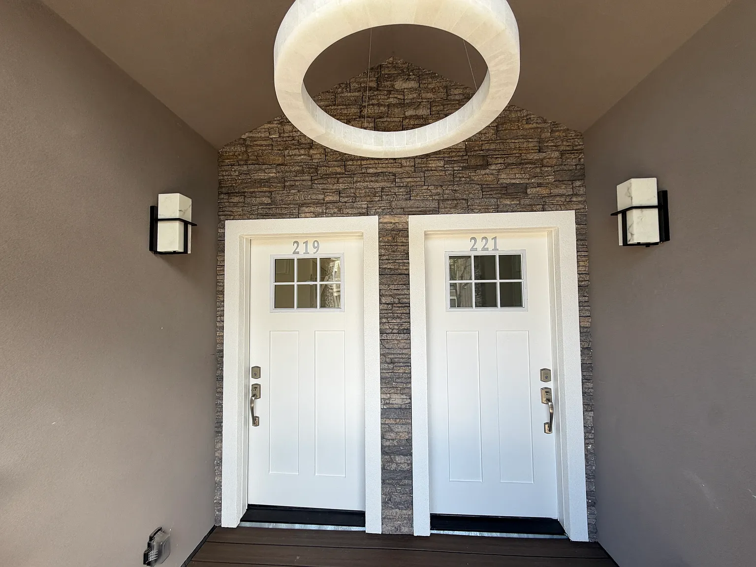 4 bed, 1600 sqft, $5,500 — Photo 3