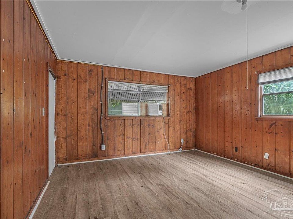 10th image of 3704 W Lloyd St