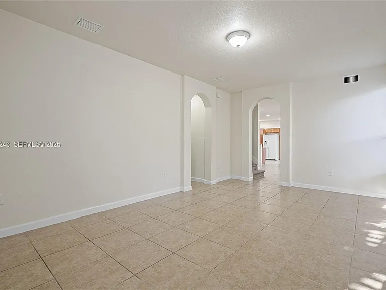 9243 SW 170th Ave — Photo 5