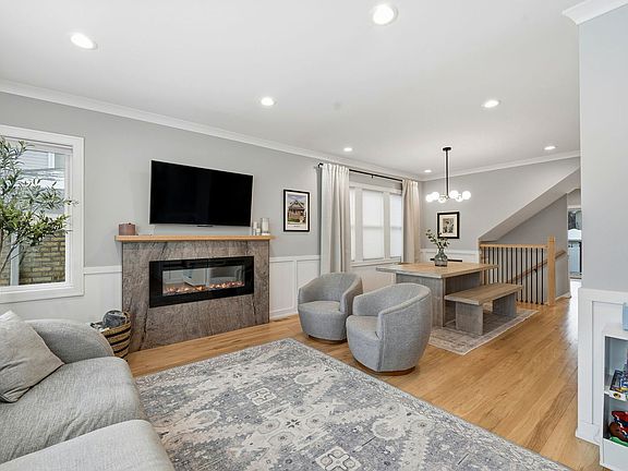 4th image of 3806 N Nordica Ave