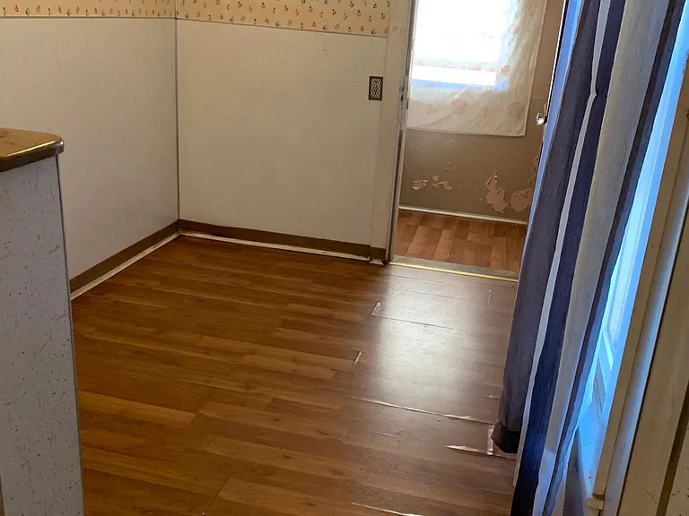 320 Miller St — Photo 3