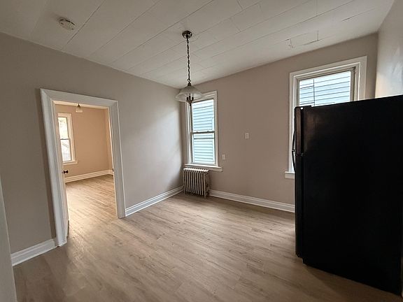 3rd image of 243 Duncan Ave APT 6