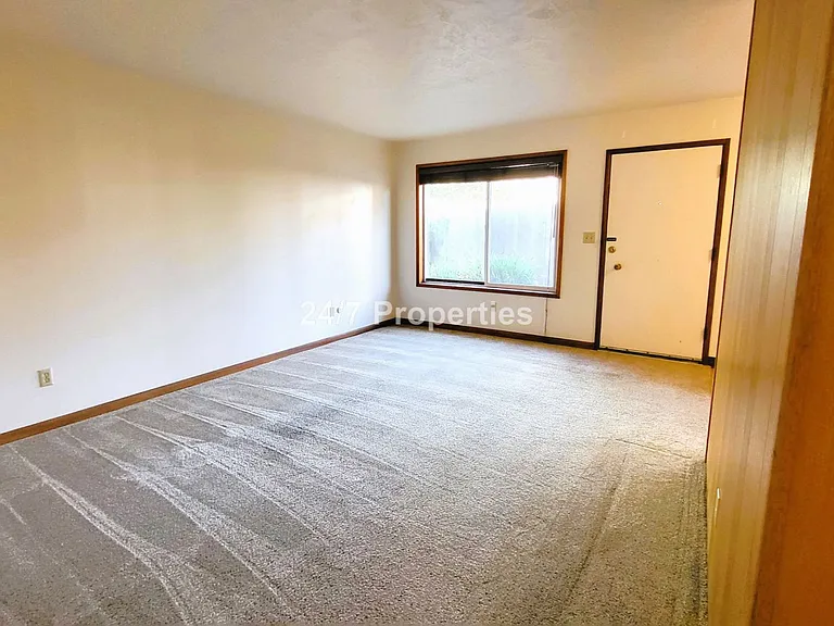 3415 SW 11th Ave #4 — Photo 5