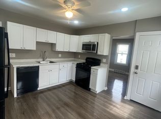 5 Walkers Ct, Ansonia, CT 06401