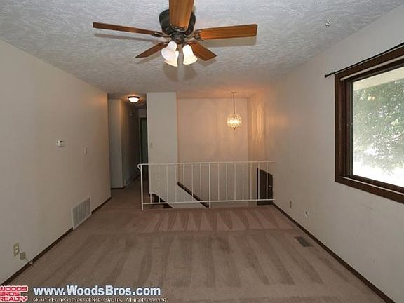 3rd image of 4809 Southwood Dr
