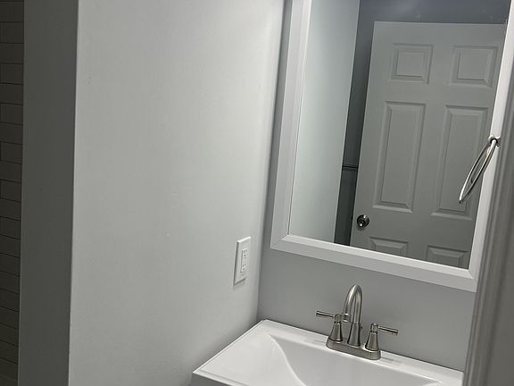 4th image of 26-28 Avon Ave