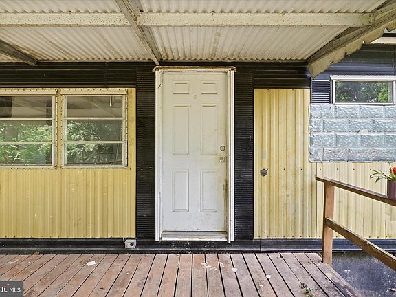5th image of 110 Old Trail Way