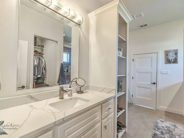 233 Calumet St — Photo 28
