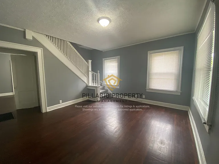 916-918 Fairfield Ave — Photo 8