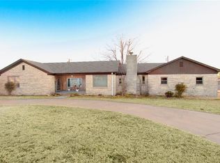1502 Modelle Ave, Clinton, OK 73601