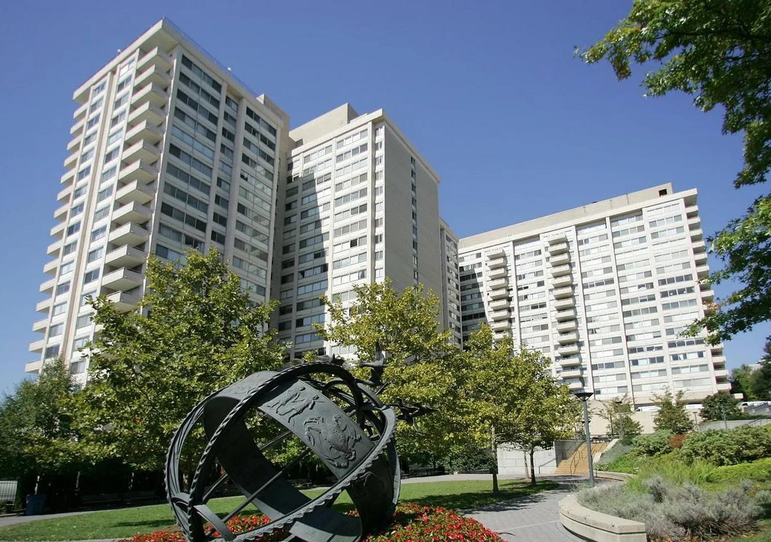 Junior 1br Near Metro W/Utilities Included Is Move-In Ready Early Sept — Photo 1