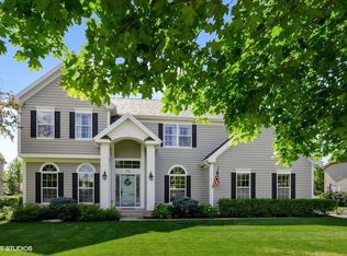 115 Bridle Path Ln, Fox River Grove, IL 60021