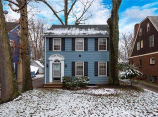 1238 Quilliams Rd, Cleveland Heights, OH 44121