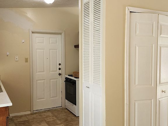 4th image of 214 HILLVIEW DR