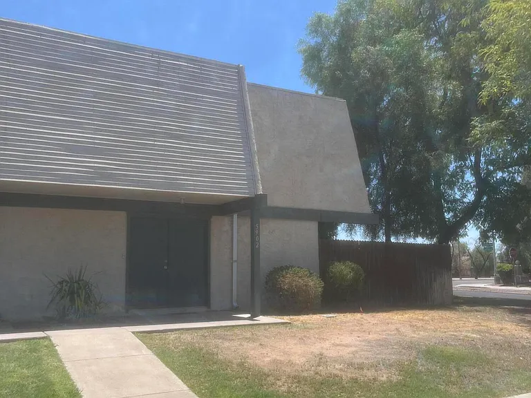 5902 W Townley Ave — Photo 3
