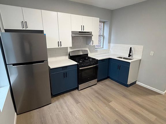3rd image of 387 Avon Ave #6