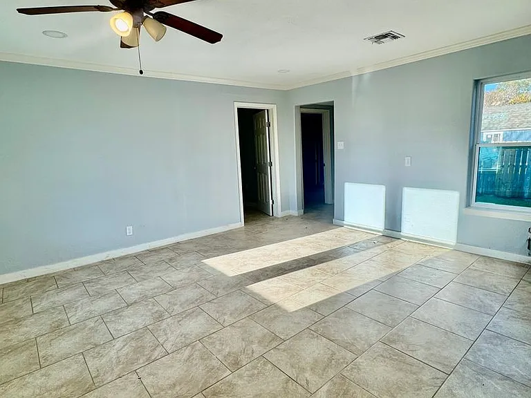 5421 Nelson Ln — Photo 2