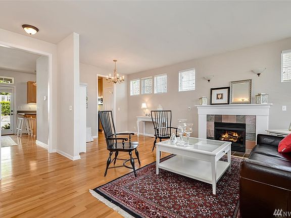 3rd image of 210 NE Flowering Dogwood Ct