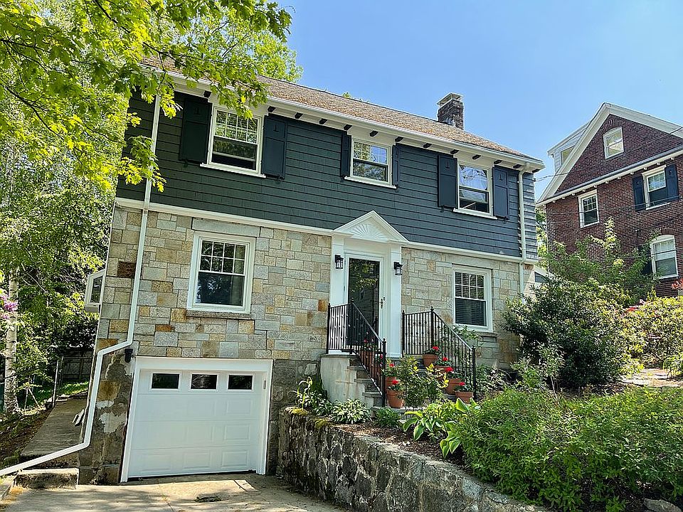 2nd image of 40 Cerdan Ave