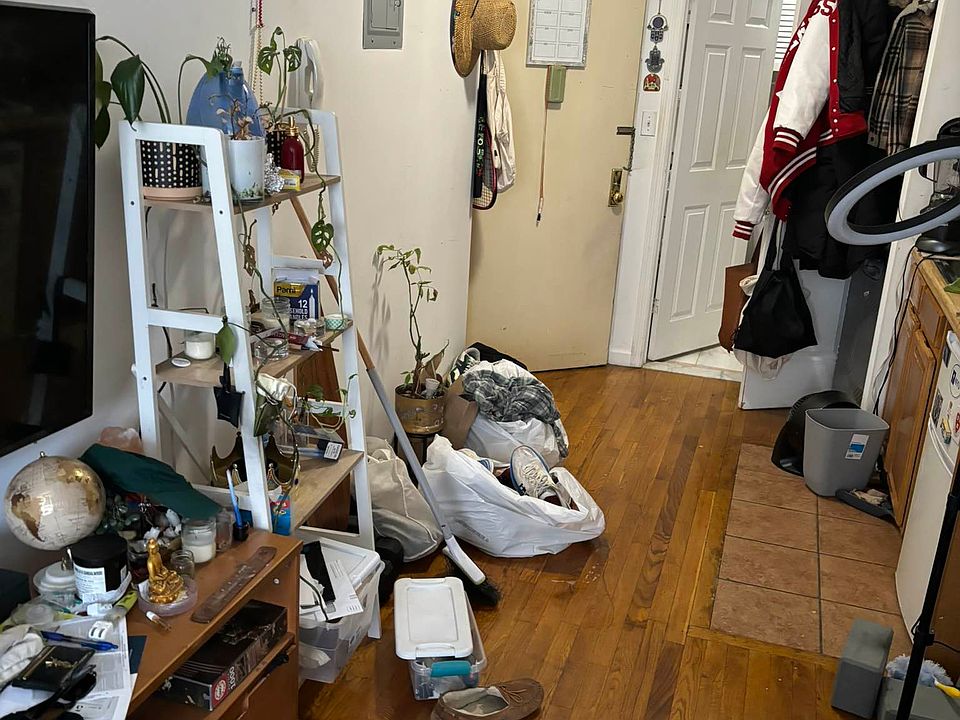 2nd image of 186 Orchard St APT 4FS