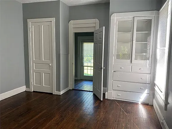 4 bed, 2284 sqft, $1,895 — Photo 4