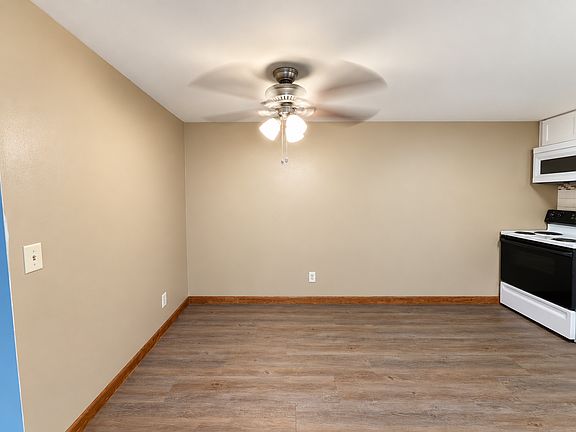 4th image of 451 S Main St