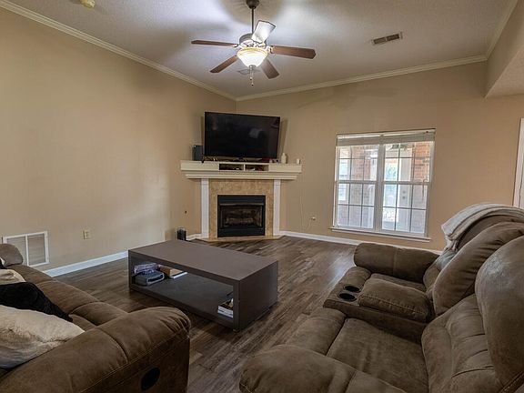 3rd image of 808 Belle Rive Dr