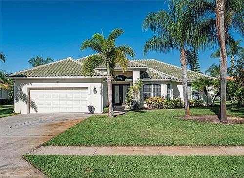 5836 Pine Ridge Cir Photo 1