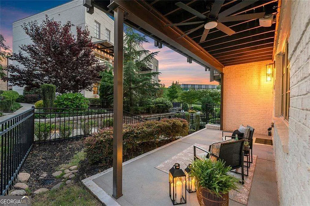 4 bed, 3.5 bath, $4,500 — Photo 2