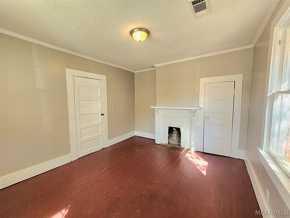 4th image of 210 W Osceola St